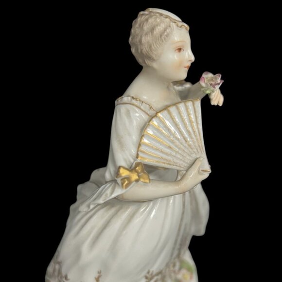 Vintage Ornate Victorian Lady In White w Gold Painted Floral Porcelain Figurine - Picture 2 of 16